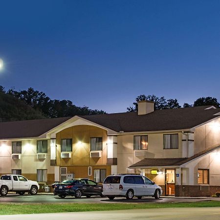 Hotel Super 8 By Wyndham Ripley Exteriér fotografie